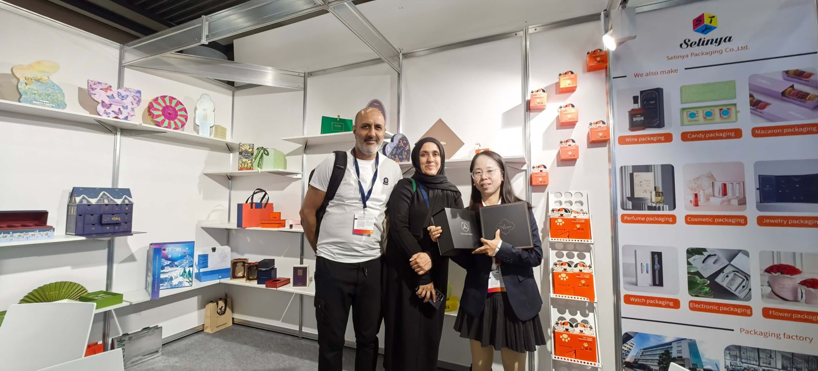 Setinya exhibition visitors